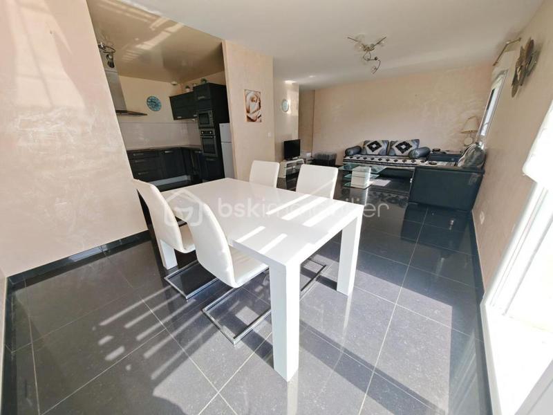 Maison - 94 m² - 5 pièces