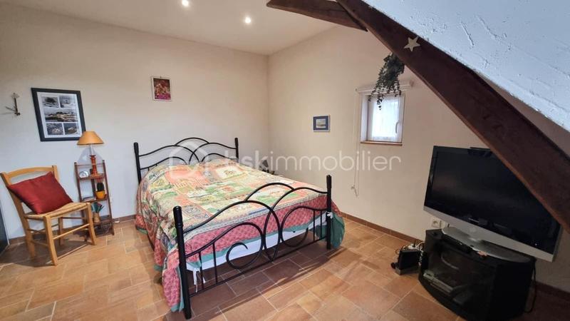 Maison - 225 m² - 8 pièces