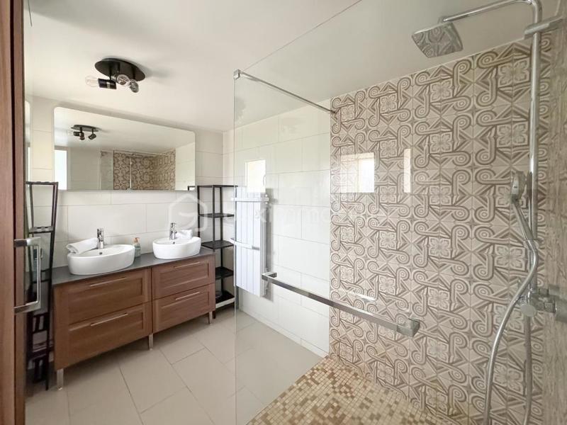 Maison - 140 m² - 7 pièces