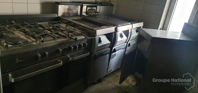 Local commercial - 130 m² - 4 pièces