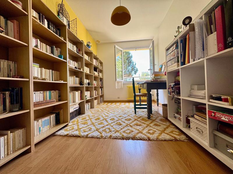 Maison - 220 m² - 10 pièces