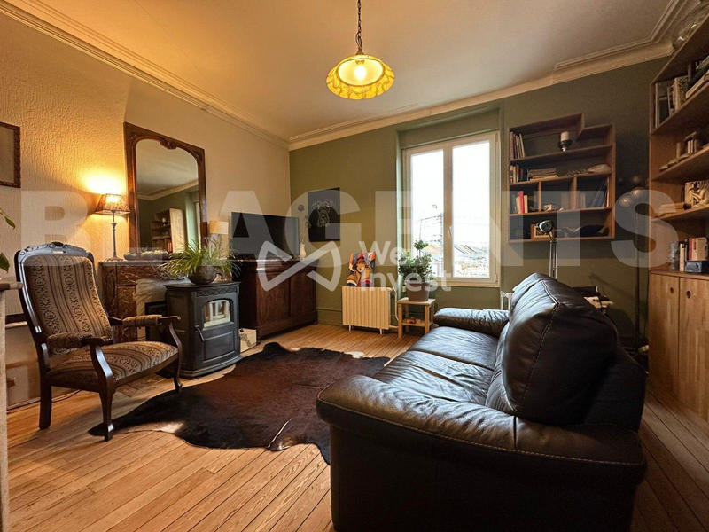 Maison - 247 m² - 10 pièces