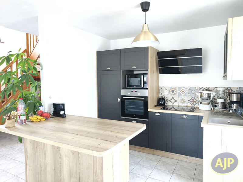 Maison - 81 m² - 5 pièces