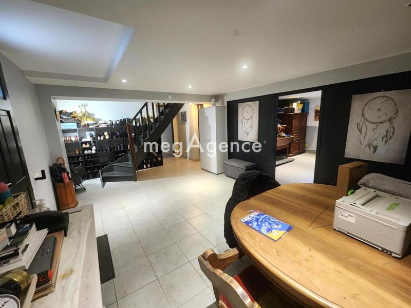 Maison - 180 m² - 5 pièces