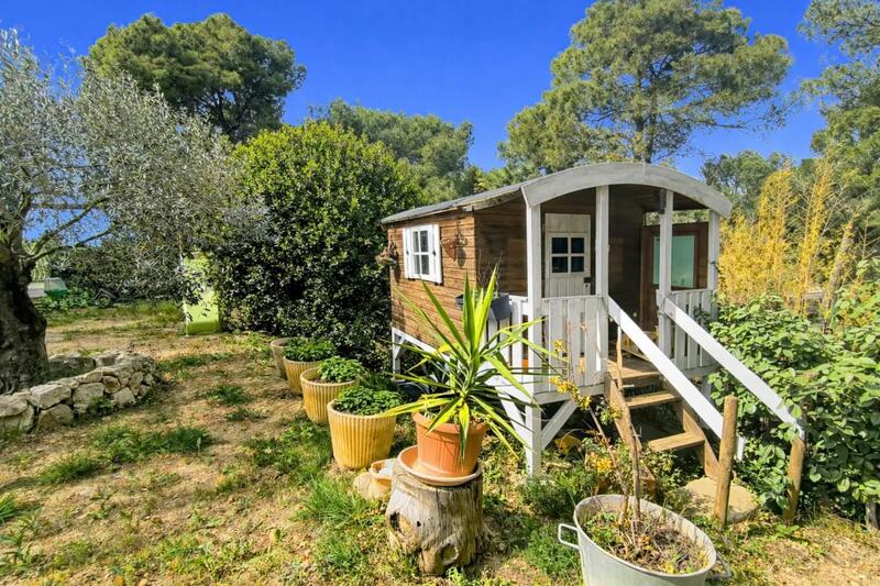 Propriété - 224 m² - 9 pièces