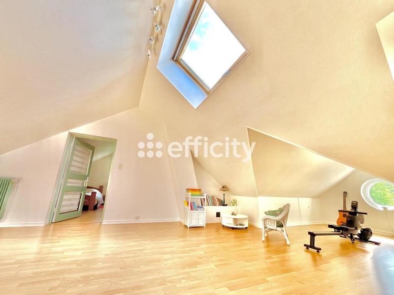 Maison - 155 m² - 7 pièces