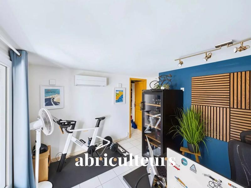 Villa - 261 m² - 12 pièces