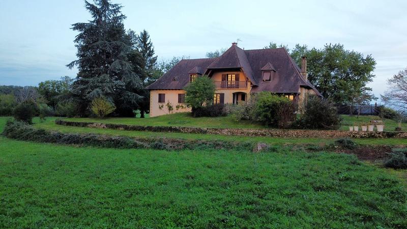 Maison - 308 m² - 9 pièces