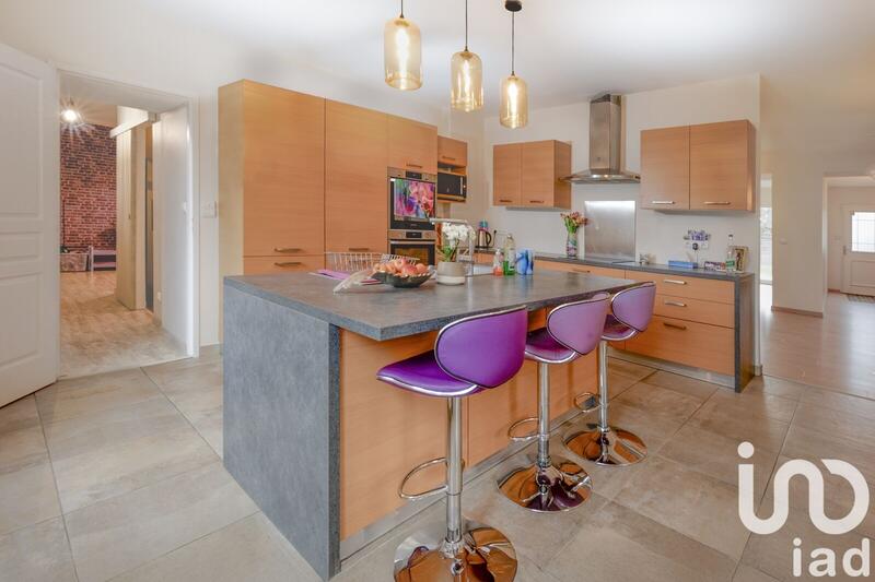 Maison - 323 m² - 9 pièces