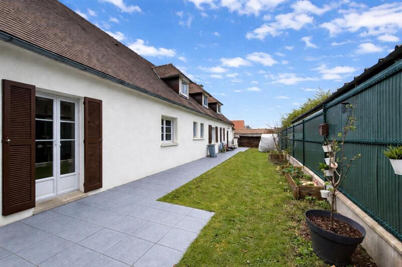 Maison - 290 m² - 8 pièces