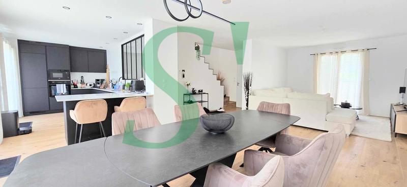 Maison - 127 m² - 5 pièces