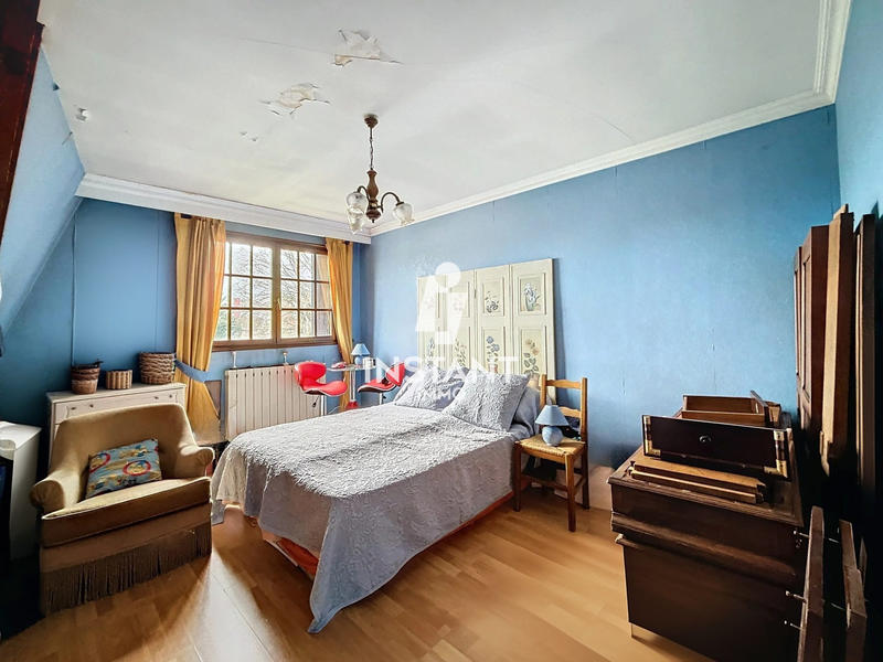 Maison traditionnelle - 200 m² - 8 pièces