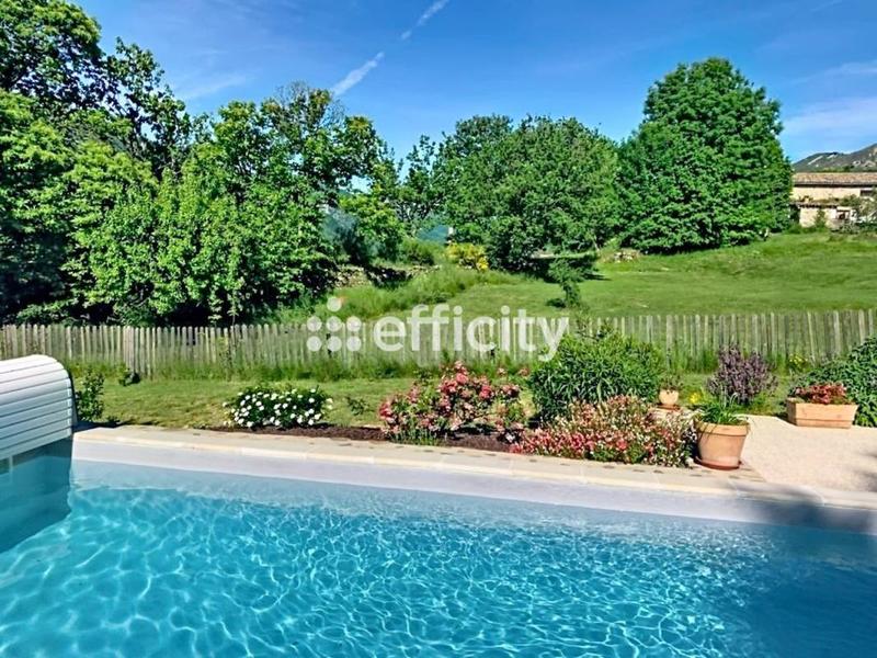 Mas - 300 m² - 11 pièces