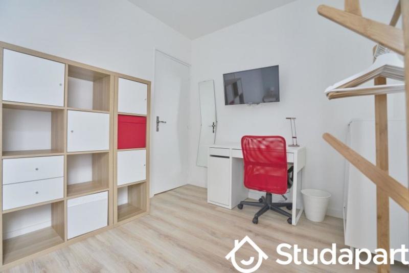 Chambre - 10 m² - 1 pièce