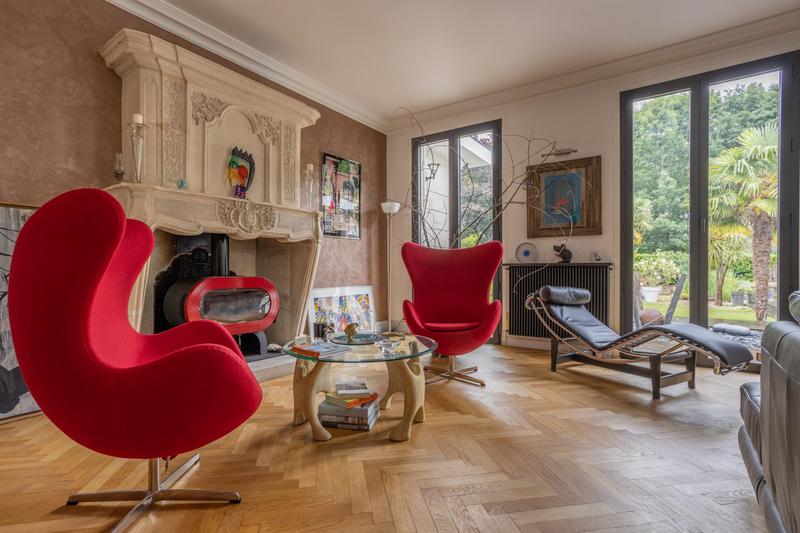 Maison - 390 m² - 10 pièces