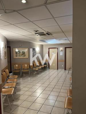 Magasins - 308 m² - 16 pièces