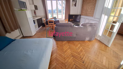 Château - 450 m² - 12 pièces