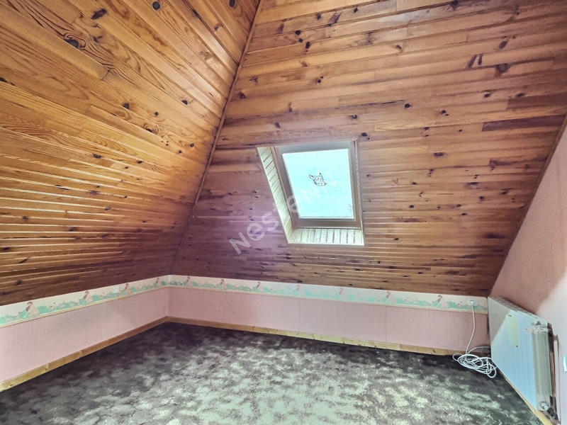 Maison - 174 m² - 9 pièces