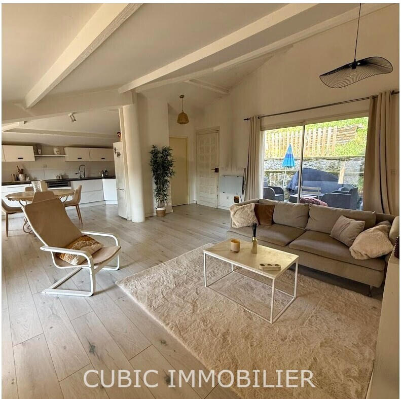 Maison - 84 m² - 3 pièces