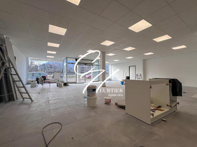 Local commercial - 167 m² - 3 pièces