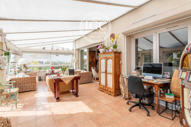 Maison - 180 m² - 5 pièces