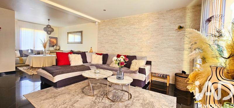 Maison - 93 m² - 5 pièces