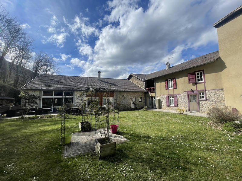 Maison - 700 m² - 22 pièces