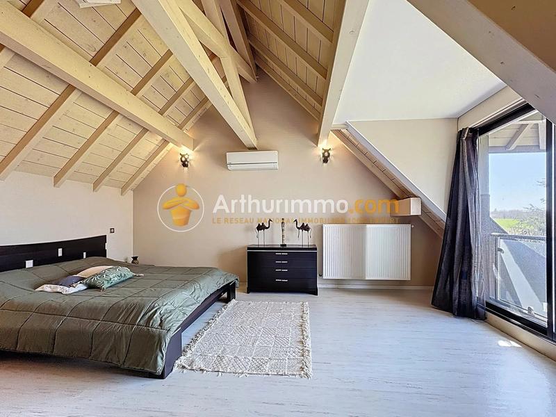 Maison - 370 m² - 5 pièces