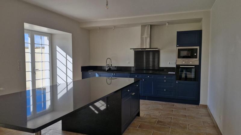 Maison - 450 m² - 13 pièces