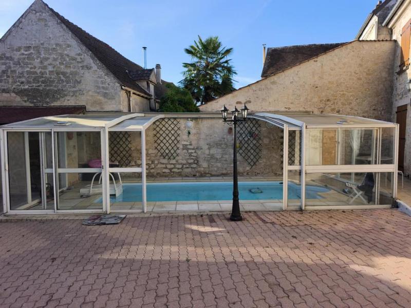 Maison - 150 m² - 10 pièces