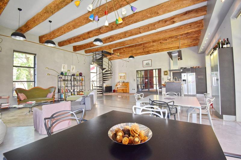 Maison - 265 m² - 7 pièces