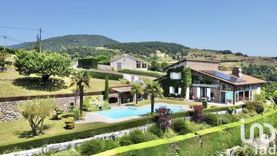 Maison - 186 m² - 6 pièces