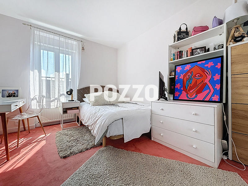 Maison - 220 m² - 8 pièces