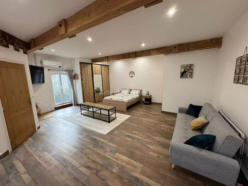 Maison - 595 m² - 5 pièces