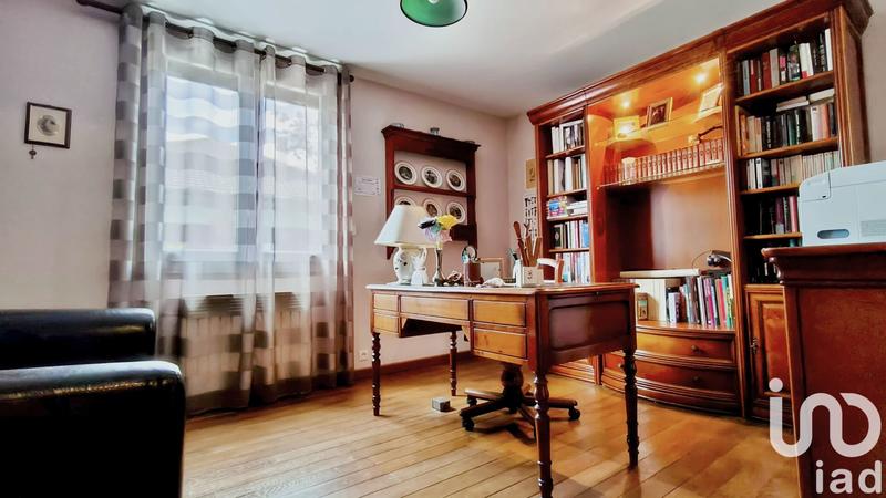 Maison - 220 m² - 8 pièces