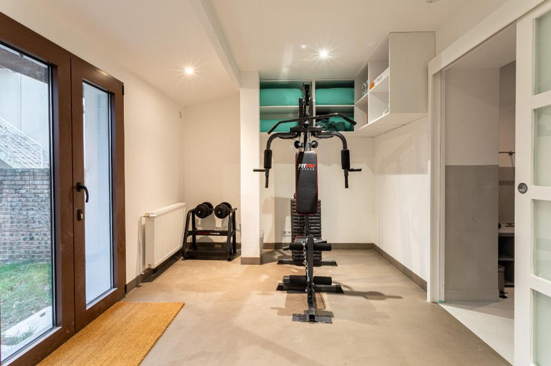 Maison - 300 m² - 13 pièces