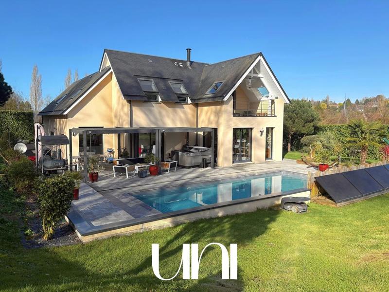 Maison - 157 m² - 4 pièces