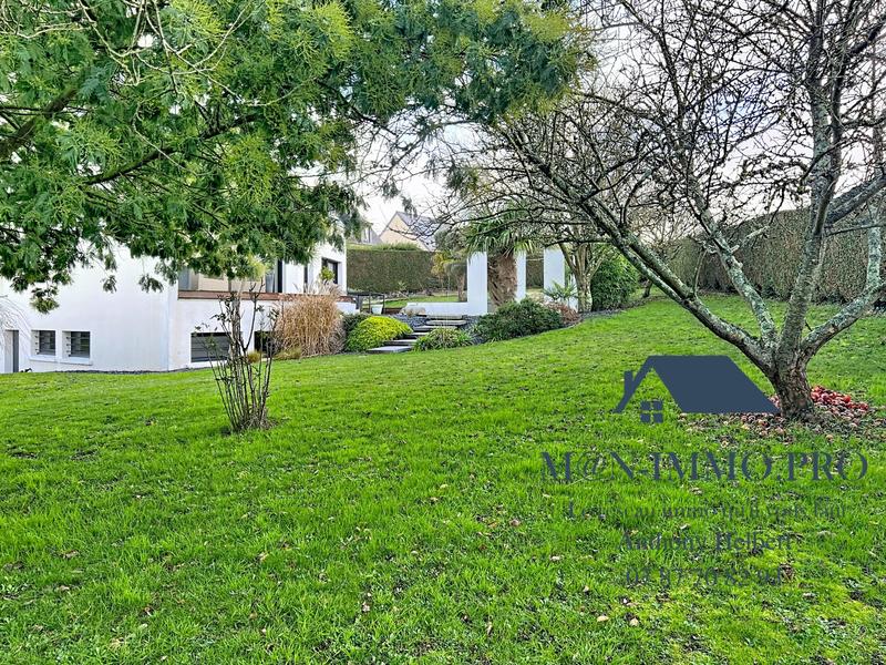 Maison contemporaine - 207 m² - 7 pièces