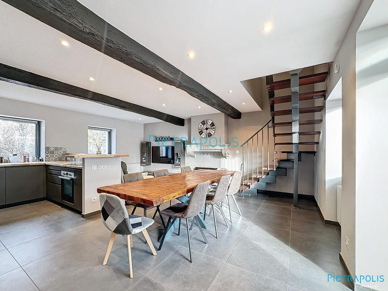 Maison - 137 m² - 6 pièces