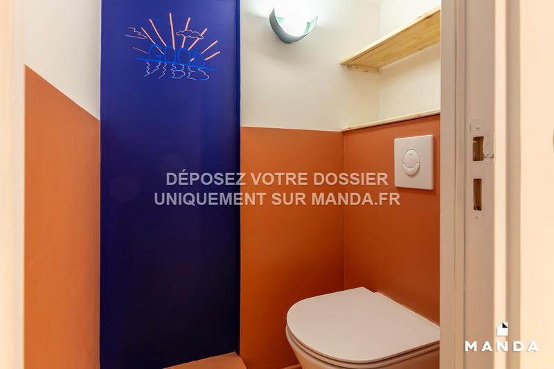 Chambre - 11 m² - 12 pièces