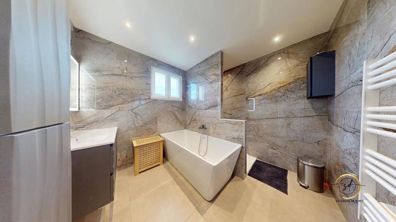 Maison - 145 m² - 5 pièces