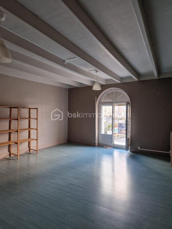 Maison - 213 m² - 5 pièces