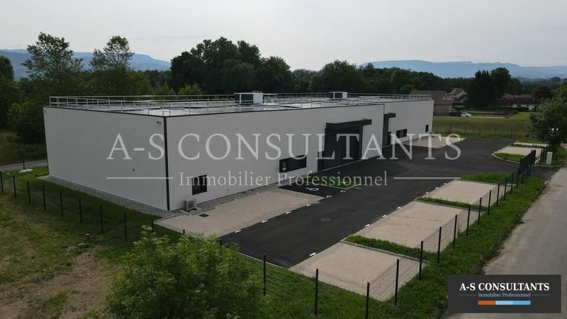 Entrepôt - 1 210 m²