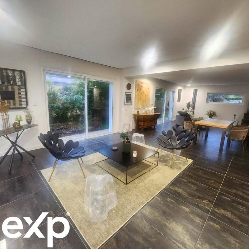 Maison ancienne - 214 m² - 3 pièces