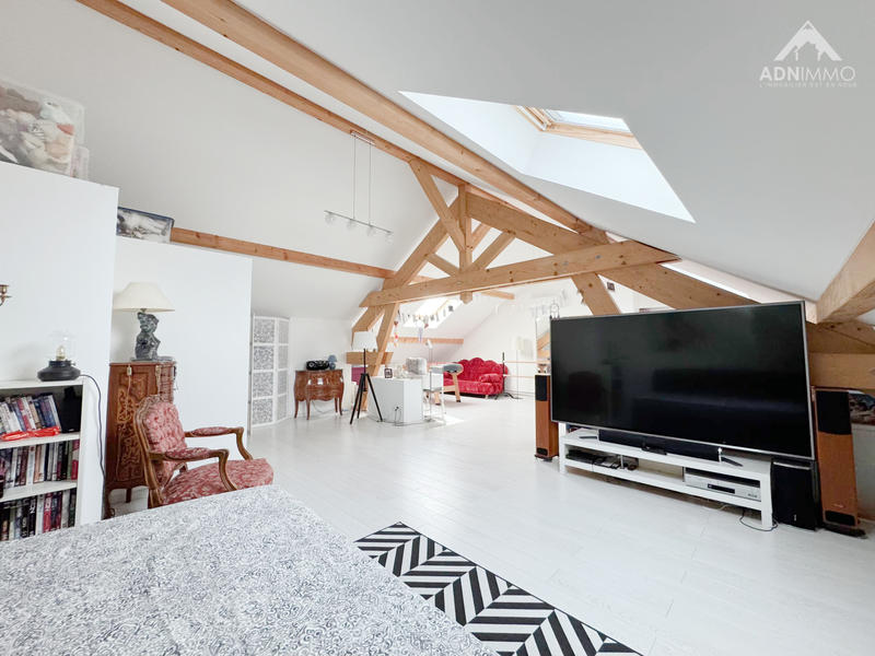 Maison - 333 m² - 10 pièces