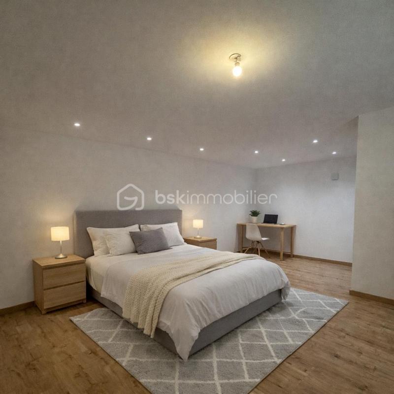 Maison - 243 m² - 7 pièces