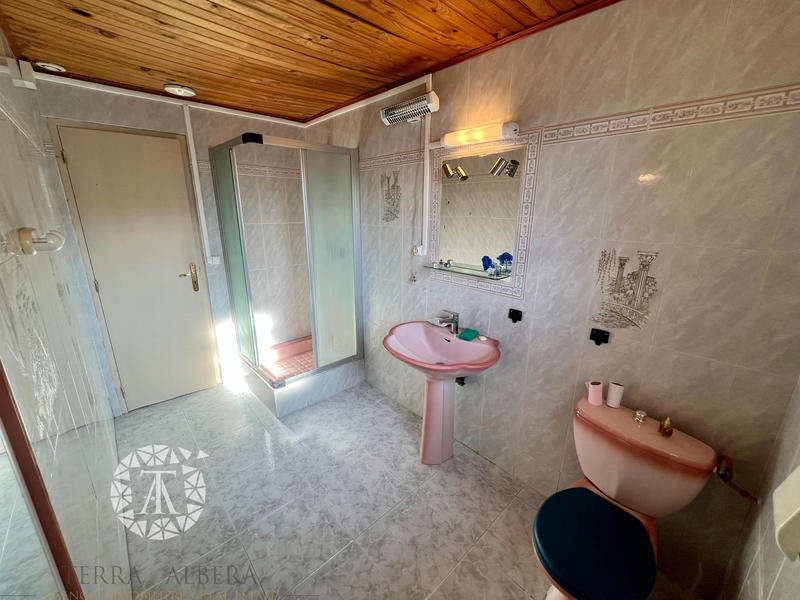 Villa - 100 m² - 5 pièces