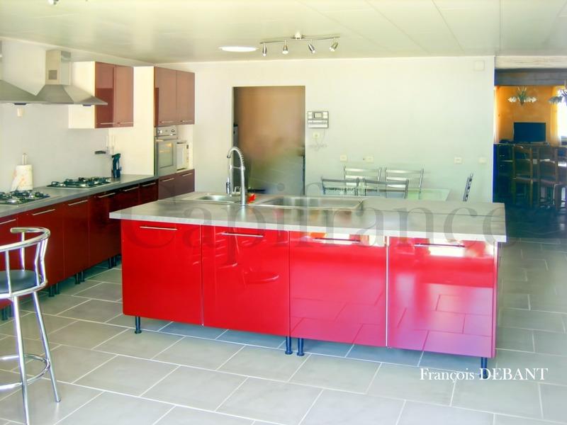 Maison - 252 m² - 9 pièces