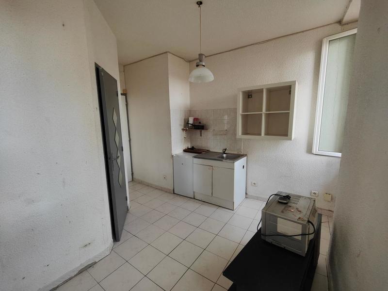 Studio - 13 m² - 2 pièces