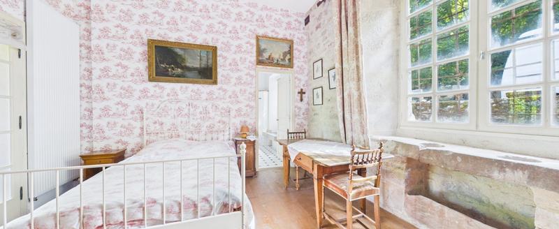 Demeure - 257 m² - 8 pièces